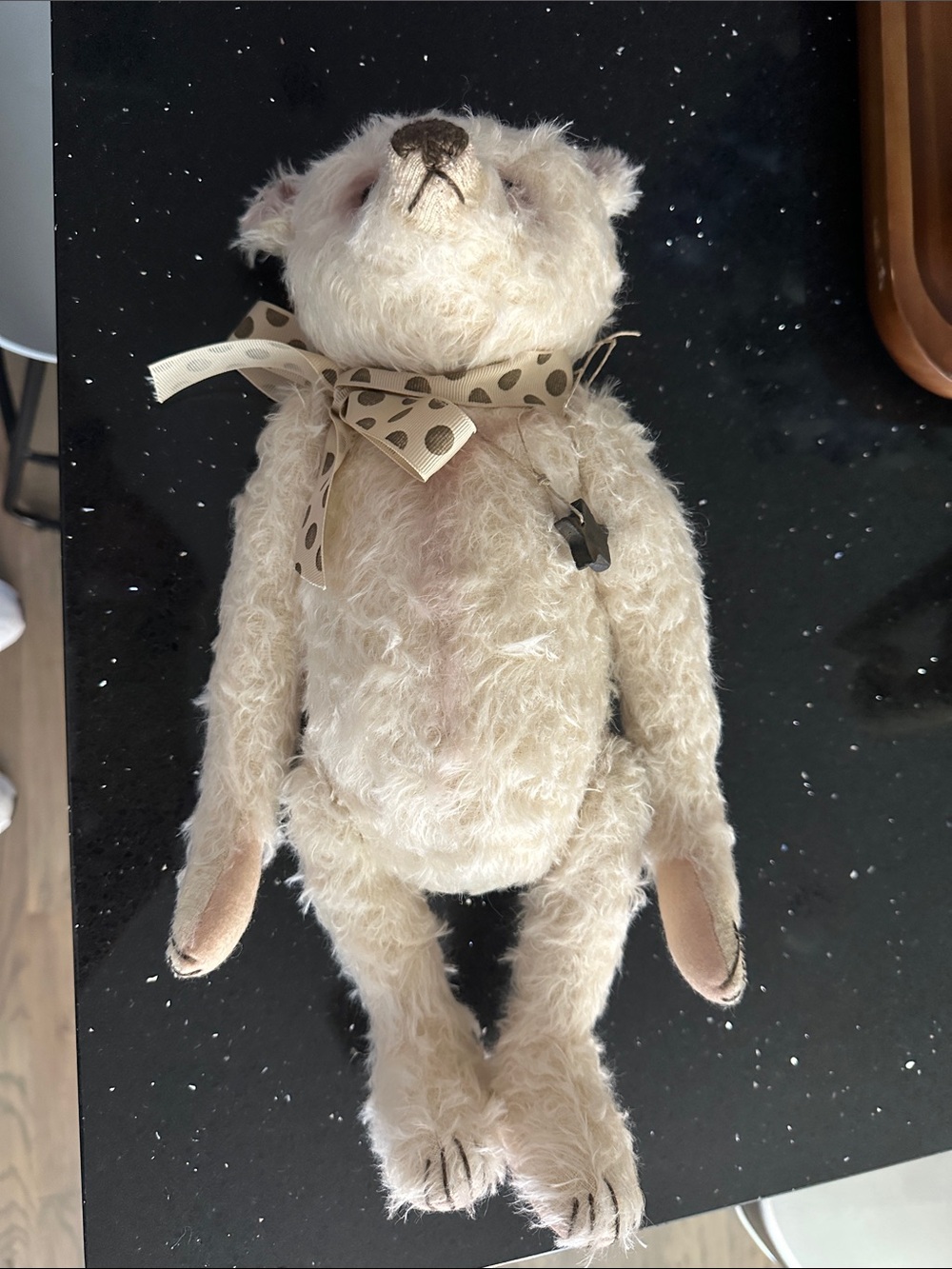 Handmade by Artist Lori Baker, Mohair Bramble Bear. - Picture 5 of 9